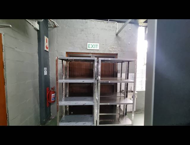 225M² FACTORY TO LET IN SALT RIVER